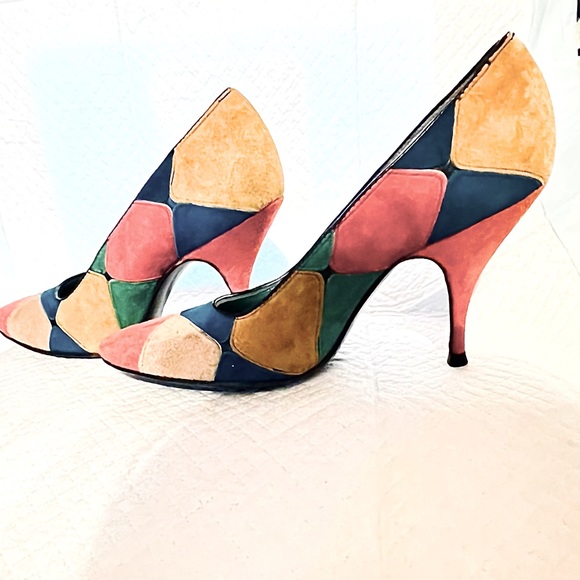 So unmistakably Johansen Heels Patchwork - Picture 1 of 7